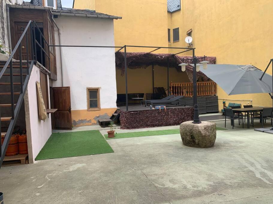 Mirador Yellow Door Ponferrada Exterior photo